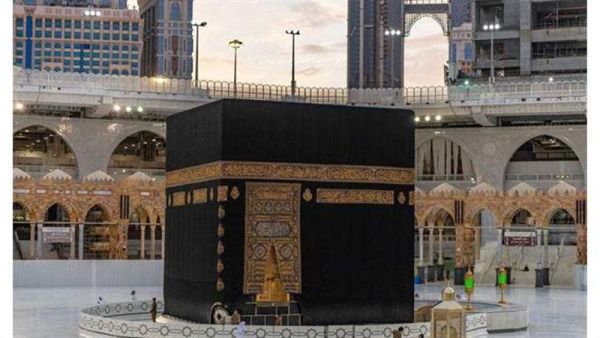 تفسير الوقوف فوق الكعبة في المنام