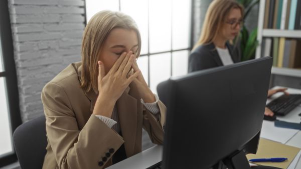 طرق ذكية للتعامل مع التوتر في بيئة العمل