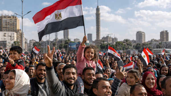 رئيس الوزراء: مراجعة البطاقات التموينية لضمان وصول الدعم إلى مستحقيه واستبعاد أصحاب الدخول المرتفعة