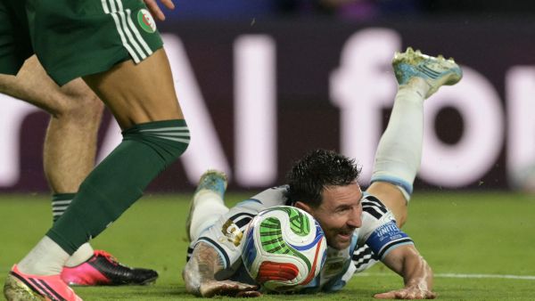 ليونيل ميسي تألق أمام الجزائر في كأس العالم 2026