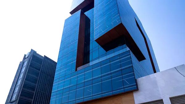 DIB Successfully Prices USD 1 billion Additional Tier 1 Perpetual Non-Call 6-Year Sukuk
