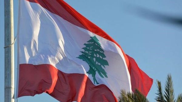 علم لبنان 