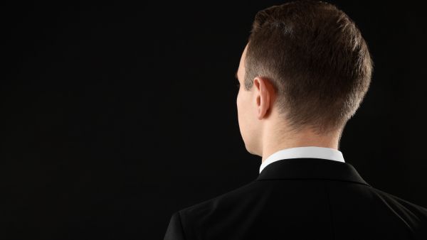 القبض على مغن شهير بعد شكاوى بالاغتصاب والتحرش..تفاصيل