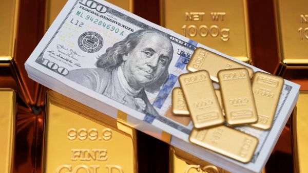 سعر الذهب اليوم يهبط بأكثر من 1%