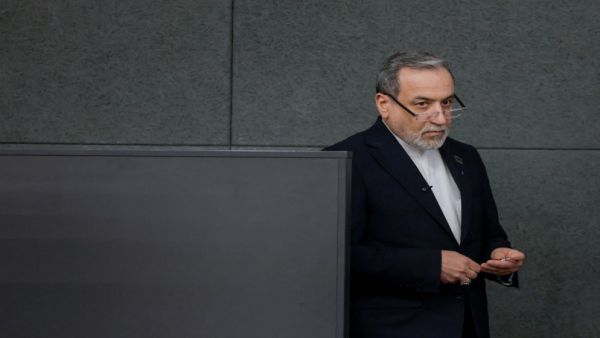 وزير الخارجية الإيراني عباس عراقجي يتحدث عن شروط استئناف المفاوضات بين إيران والولايات المتحدة.