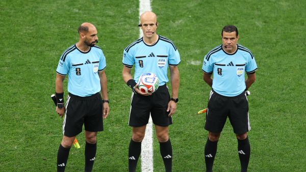 حكم مباراة إنجلترا والكونغو الديمقراطية اليوم في كأس العالم 2026