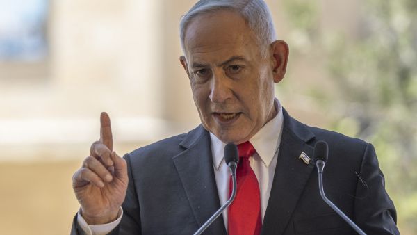 Netanyahu on edge as new polls shake his grip on power