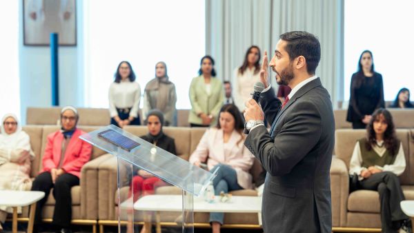 ترخيص واعتماد 1144 كادراً مهنياً بمختلف التخصصات الاجتماعية والنفسية والتربوية لتعزيز جودة الحياة في دبي