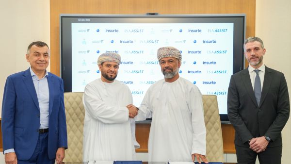 Oman Air Signs Takaful Oman as Local Partner for Travel Insurance
