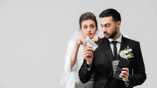 كيف يدير العريس ميزانية الزواج دون ديون؟ نصائح مالية قبل الزفاف