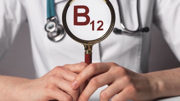لا تتجاهلها.. علامات قد تكشف نقص فيتامين B12 عند الرجال