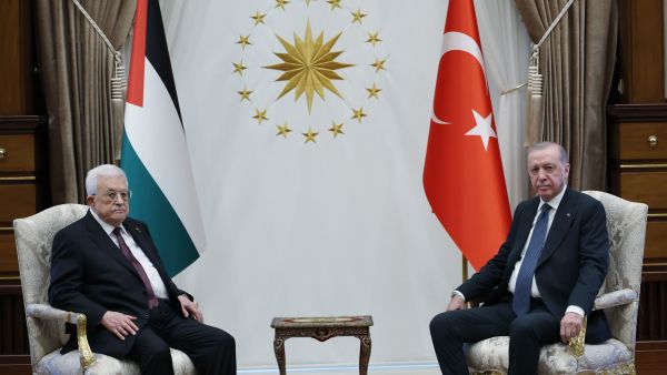 Abbas meets Erdogan in Ankara, backs Turkey-Saudi-Pakistan defense pact