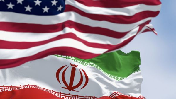 سفارات أميركية تدعو رعاياها للتفكير بمغادرة الشرق الأوسط