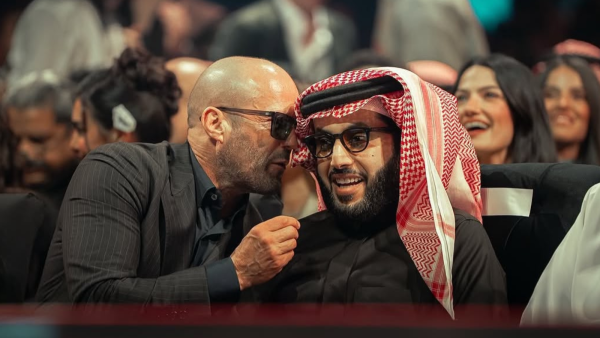  مفاجأة فنية كبرى تقترب ... تركي آل شيخ يثير فضول الجمهور بفيديو غامض 