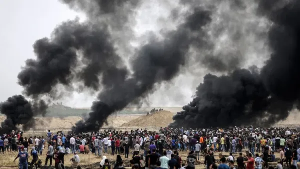 Picture taken on May 4, 2018 from the border with Israel in the north-eastern Gaza strip shows a view of clashes between Palestinians and Israeli Army following the sixth straight Friday of mass demonstrations calling for the right to return to their historic homelands. 
(MAHMUD HAMS / AFP)
