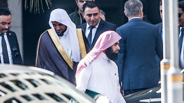 Saudi Attorney General Saud al-Mujeb (2ndL) leaves Caglayan courthouse in Istanbul, on October 30, 2018 in Istanbul (AFP)