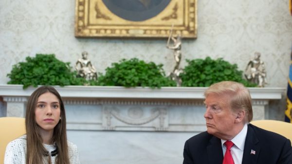 US President Donald Trump meets with Fabiana Rosales de Guaido, wife of Venezuelan opposition leader Juan Guaido, in the Oval Office of the White House in Washington, DC, March 27, 2019. (SAUL LOEB / AFP)