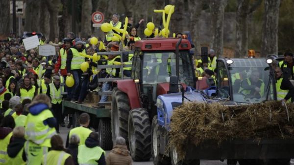 A Yellow Vest protest in Limoges, central France. (PASCAL LACHENAUD/ AFP)