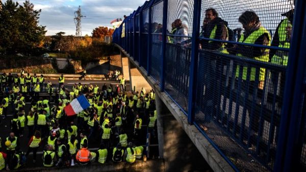 Yellow Vest protesters on the A6 motorway at Villefranche-sur-Saone. (AFP/ File)