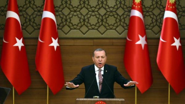 Turkey's President Recep Tayyip Erdogan delivers a speech during the monthly Mukhtars meeting at the Presidential Complex in Ankara on February 10, 2016. (AFP/Adem Altan)