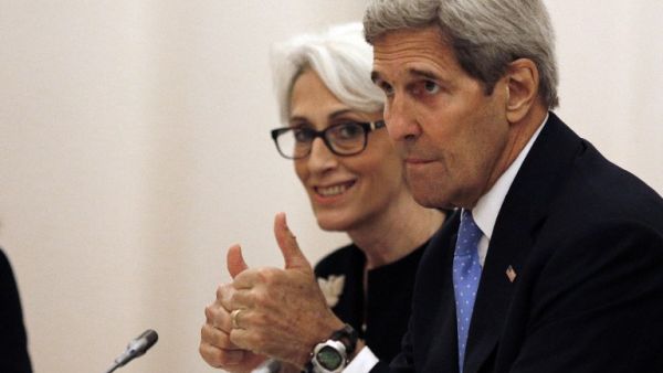US Secretary of State John Kerry and US Under Secretary for Political Affairs Wendy Sherman meet with foreign ministers and world power representatives during nuclear talks at a hotel in Vienna on July 10, 2015. (AFP/Carlos Barria) 