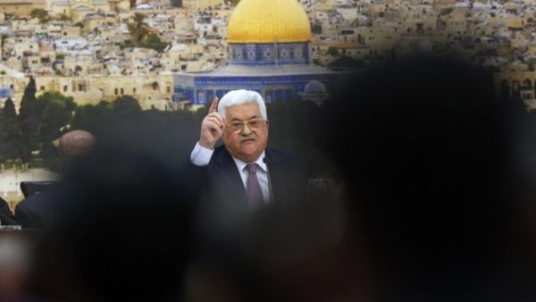 Palestinian president Mahmud Abbas speaks during a meeting in the West Bank city of Ramallah on Jan. 14, 2018 (ABBAS MOMANI / AFP)