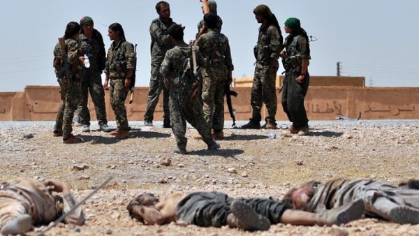 يعتقد أن 200 جندي يتبعون للنظام محاصرون في حرستا 