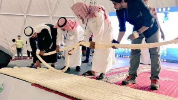 أطول عقد من ورد الفل في السعودية