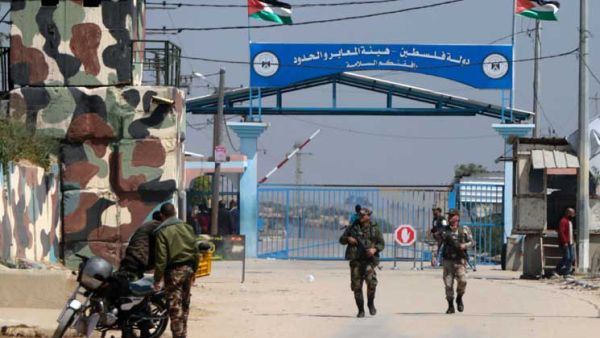 بدأ الجيش المصري منتصف سبتمبر / أيلول 2015، ضخ كميات كبيرة من مياه البحر على طول الشريط الحدودي