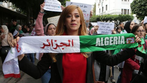 رئاسة البلاد مؤقتا تعود إلى رئيس مجلس الأمة عبد القادر بن صالح