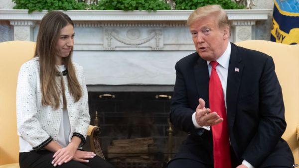 وأعلن زعيم المعارضة الفنزويلية خوان غوايدو نفسه رئيسا مؤقتا للبلاد واعترفت به واشنطن وبعض الدول الأوروبية