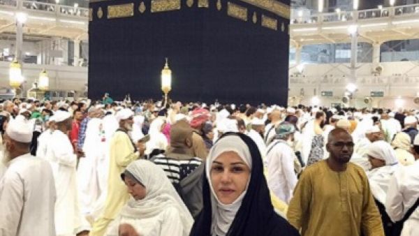 أحلام تهنئ بعيد الأضحى