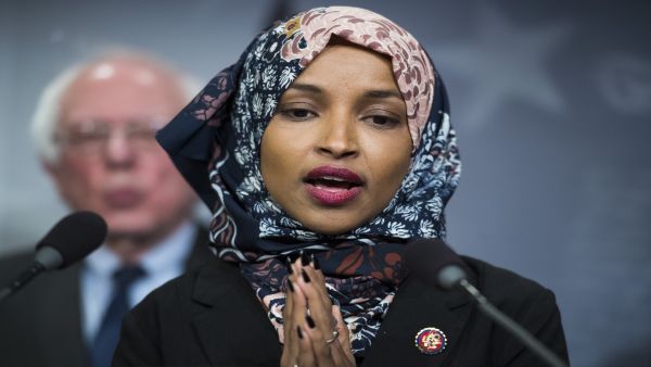 "النواب الأمريكي" يصوت الثلاثاء على مشروع قرار لإدانة "إلهان عمر"
