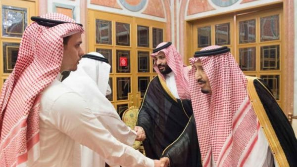 نجل خاشقجي يغادر السعودية إلى واشنطن
