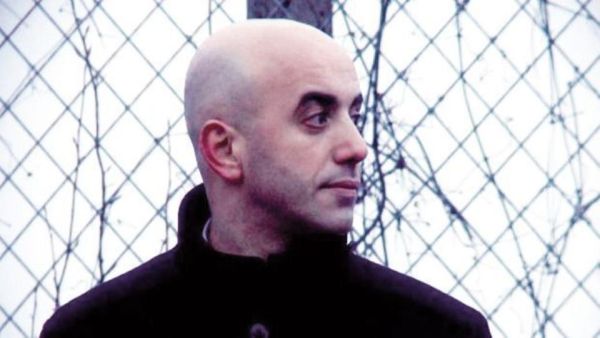 وقبل نحو 4 أشهر، فر فايد (46 عاما) من السجن بمساعدة 3 رجال مسلحين أحضروا طائرة مروحية لتهريبه.

