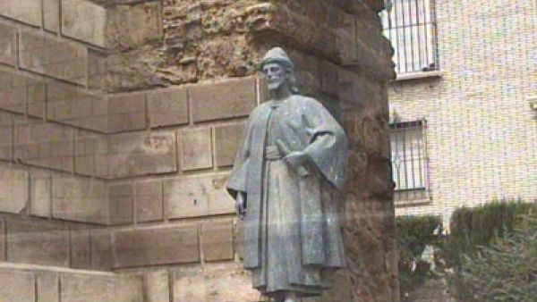 تمثال ابن حزم الأندلسي بقرطبة