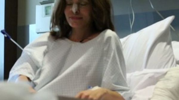 عملية تجميل لأنف دومنيك حوراني في بث حي و مباشر