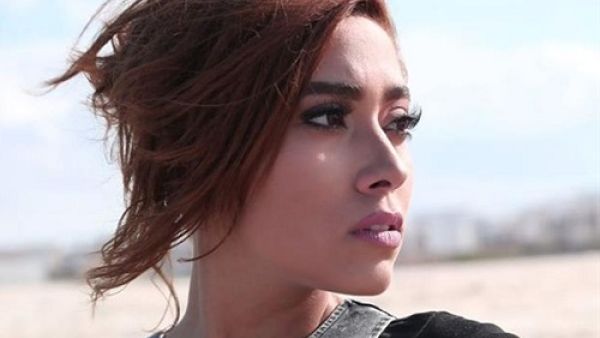 زيزي عادل ...(محتاجة وجود راجل)