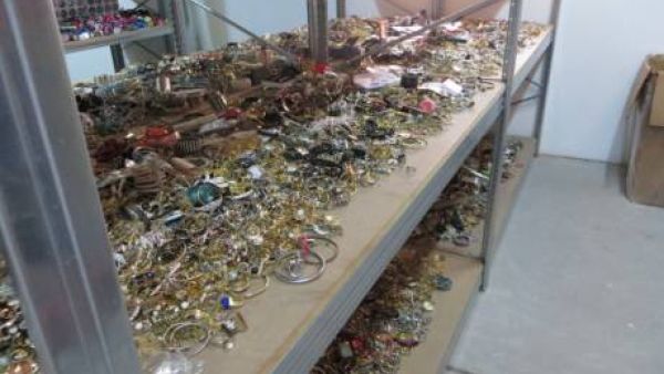 Among the items auctioned in November 2017 were 14,600 mobile phones, 1,679 tablets, 639 laptops, 1,217 cameras and 11,000 watches (Dubai Police)