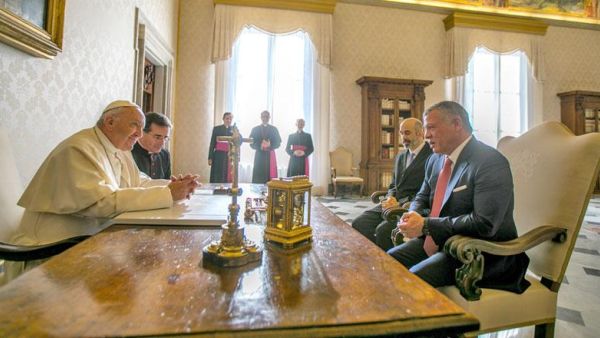 His Majesty King Abdullah meets with Pope Francis at the Vatican on Tuesday (Photo courtesy of Royal Court)
