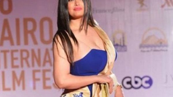 شيخ الأزهر: تقديم سما المصري برنامجا دينيا من علامات الساعة!