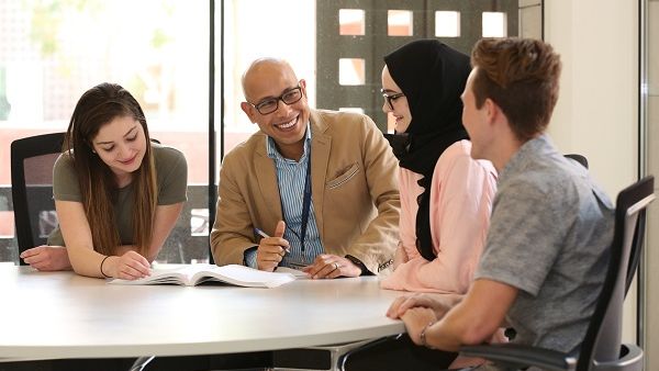 They can sample one of GU-Q’s four majors by attending classes, and ask questions about student clubs, studying abroad, and life beyond the classroom. They can sample one of GU-Q’s four majors by attending classes, and ask questions about student clubs, studying abroad, and life beyond the classroom.