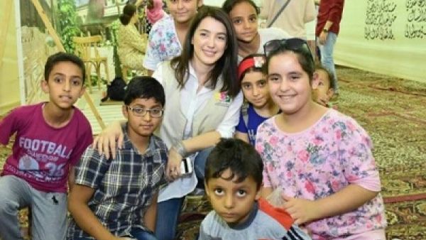 كندة علوش تحتفل بيوم اللاجىء العالمي وسط الأطفال