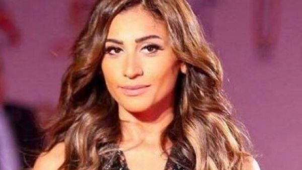 إطلالة شبابية جديدة لدينا الشربيني على (انستغرام)