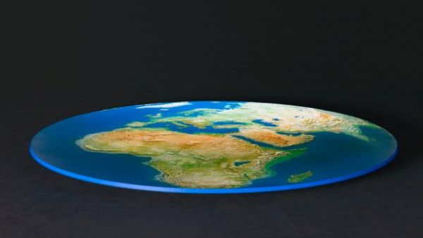 الارض المسطحة