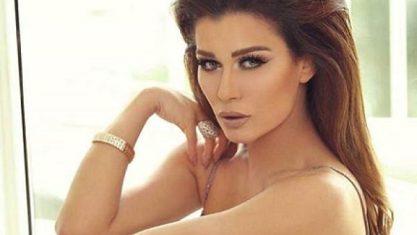 نادين الراسي تنسحب من (الصعود إلى الهاوية) وتكشف عن الأسباب