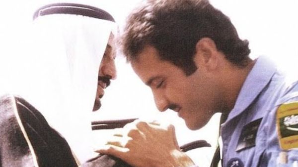 خادم الحرمين الشريفين برفقة الأمير سلطان بن سلمان