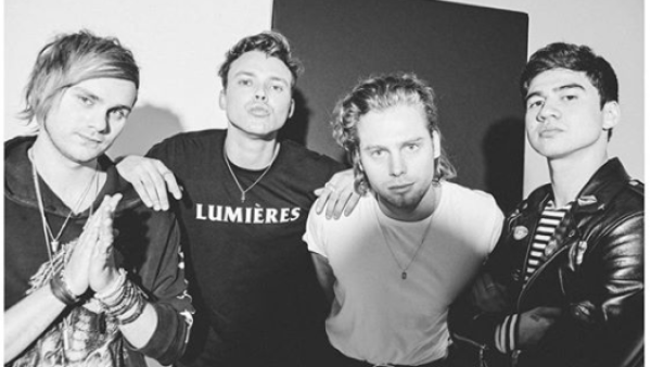 (Instagram / 5sos)