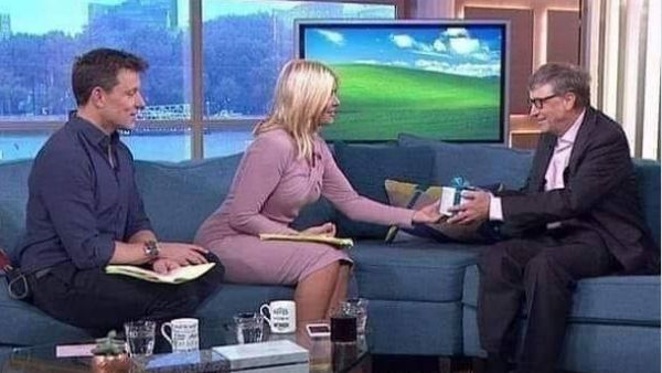 بيل جيتس أثناء المقابلة