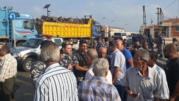 The Unions and Leagues of Land Transport hold a protest in Sidon, Thursday, Aug. 9, 2018. (The Daily Star)